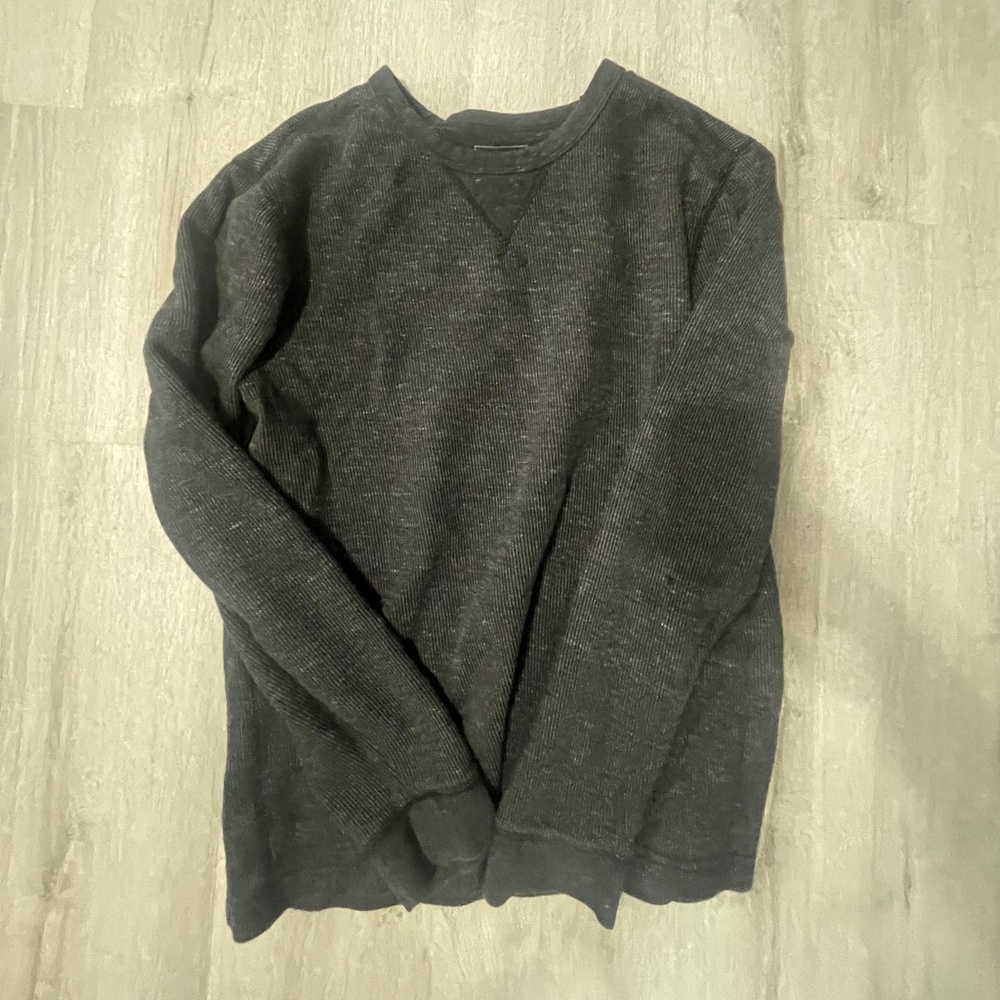 Grey long sleeve shirt